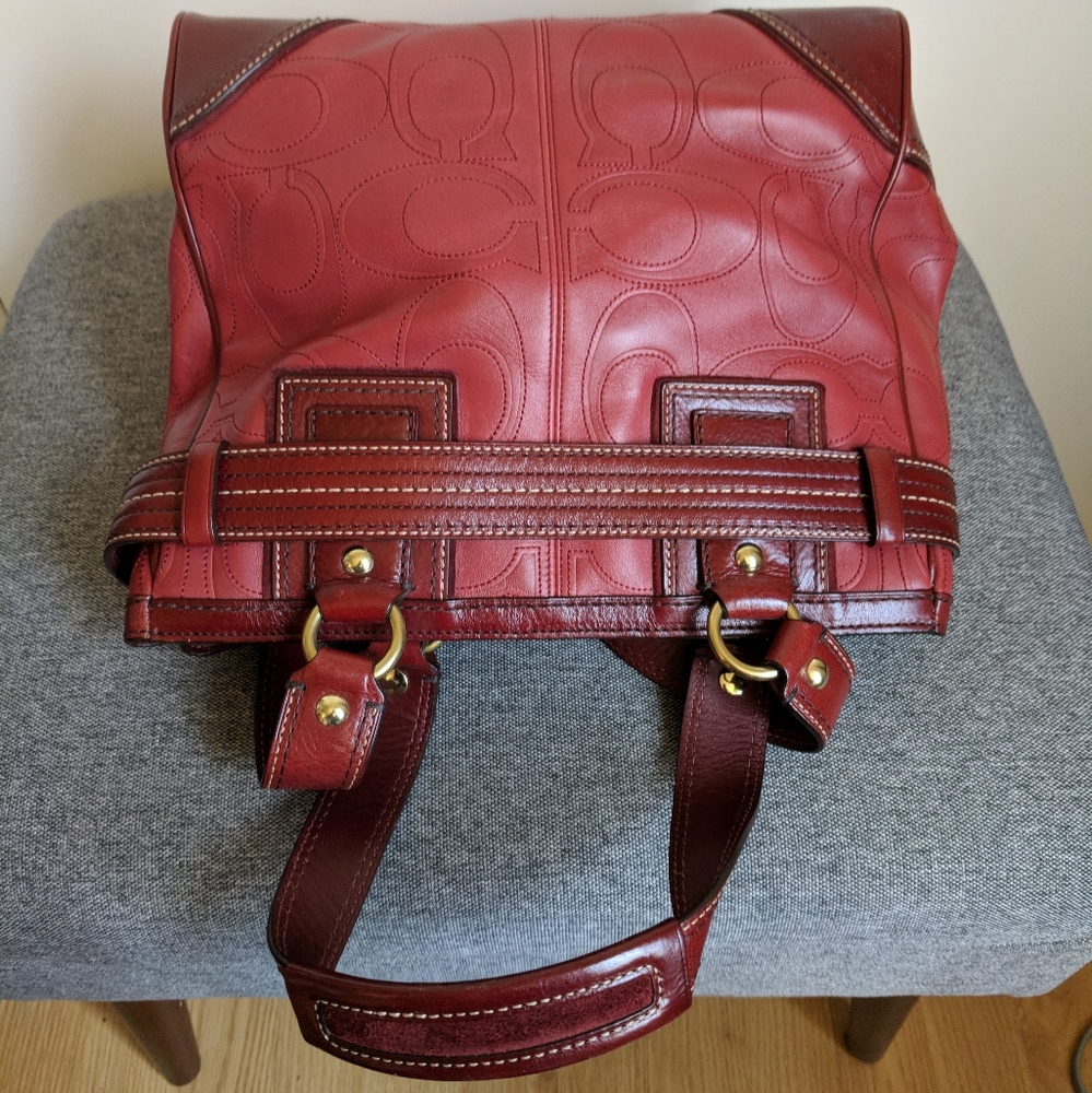 ๐ Coach Hampton Burgundy Perforated Leather Tote - Picture 4 of 8